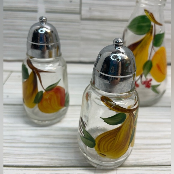 Hazel Atlas Oil & Vinegar Cruet & Sat & Pepper Shaker Set 1960’s - Picture 3 of 13